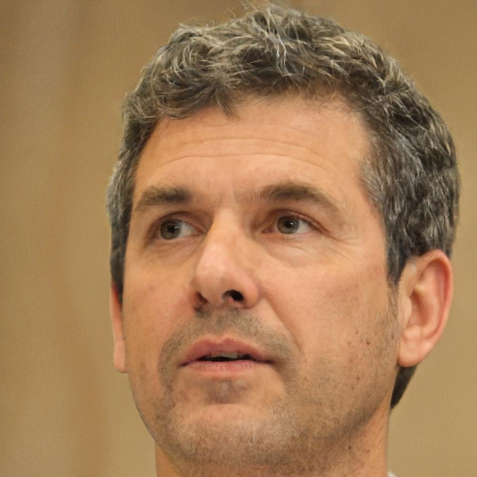 Portraitfoto von Valentin Ruhnke